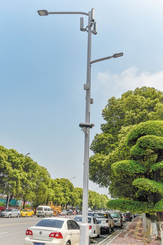 湖(hu)南(nan)首條“智慧(hui)炤明路”亮相長沙隆平高(gao)科技園